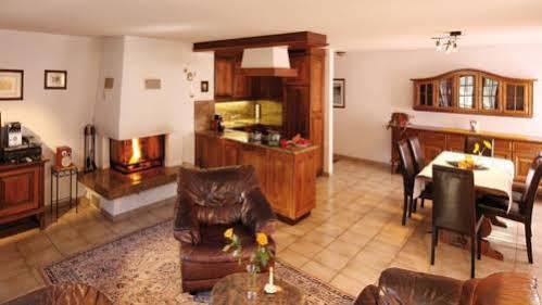 דירות צרמט Haus Zer Weidu מראה חיצוני תמונה